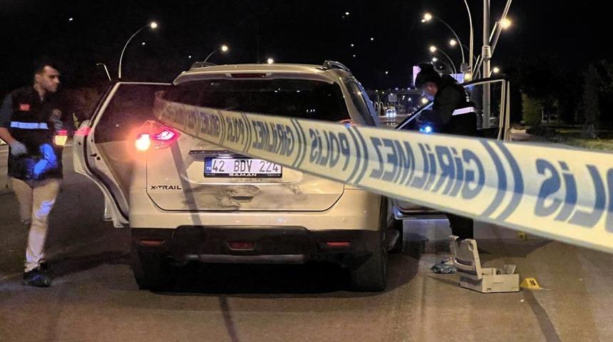 Konya'da bulunduğu aracın önü kesilerek silahlı saldırıya uğrayan kişi ağır yaralandı