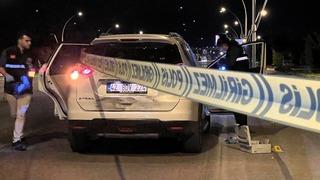 Konya'da bulunduğu aracın önü kesilerek silahlı saldırıya uğrayan kişi ağır yaralandı
