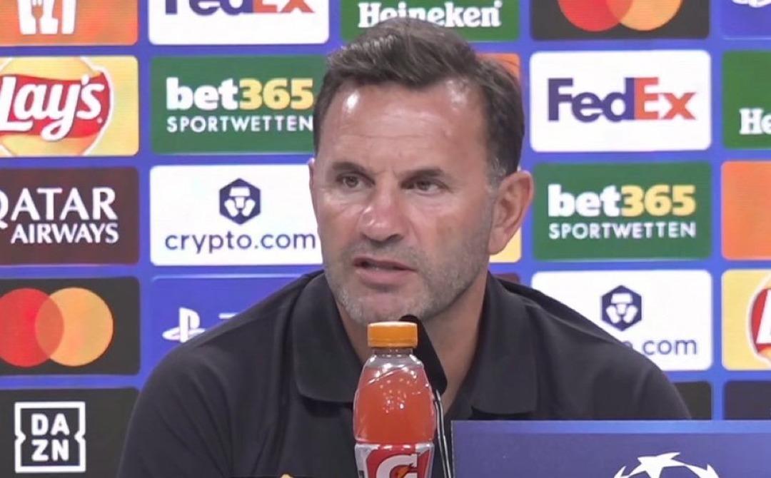 Galatasaray da teknik direktör Okan Buruk Alman gazeteciye sert çıkıştı! ‘‘Çok iyi olduğunuzu düşündüğünüz yerde Slovakya ya kaybettiniz...’’  2