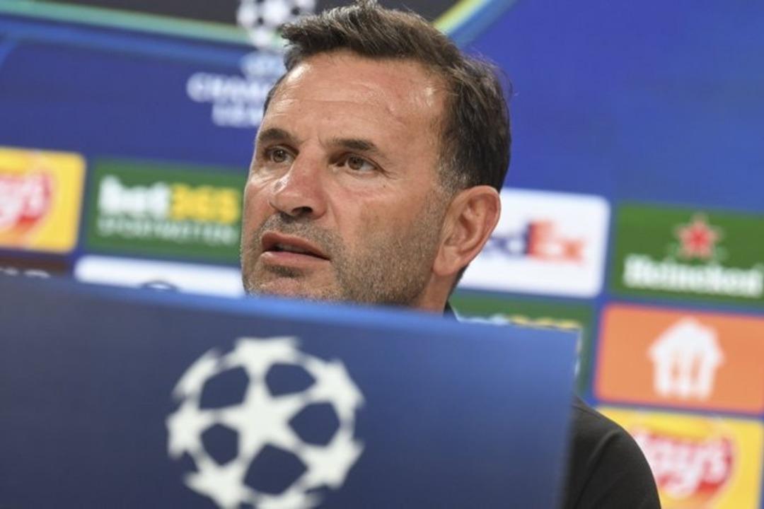 Galatasaray da teknik direktör Okan Buruk Alman gazeteciye sert çıkıştı! ‘‘Çok iyi olduğunuzu düşündüğünüz yerde Slovakya ya kaybettiniz...’’  1