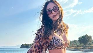 Yaza veda edemedi! Peş peşe bikinili pozlar...