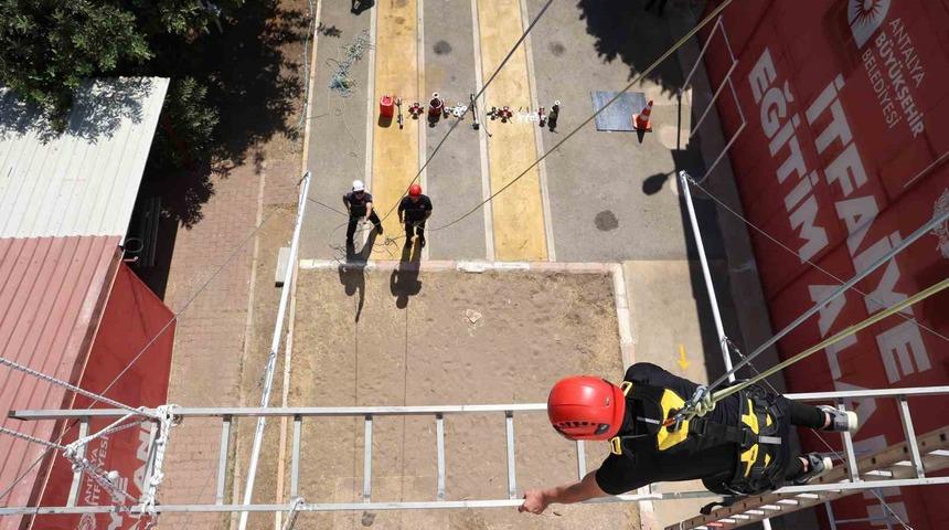 İtfaiye eri adaylarının zorlu parkuru