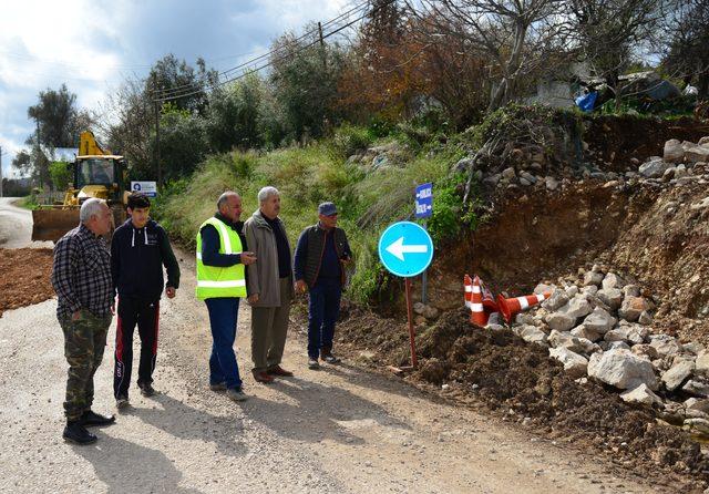 Çöken karayoluna alternatif yol açılıyor