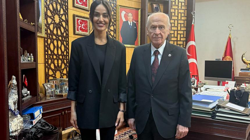 Bahçeli’nin talimatı ile hazırlanmıştı! 'Canların Türküsü' eserini seslendiren Elif Buse Doğan’dan MHP liderine ziyaret…
