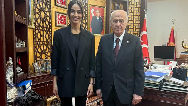 Bahçeli’nin talimatı ile hazırlanmıştı! 'Canların Türküsü' eserini seslendiren Elif Buse Doğan’dan MHP liderine ziyaret…