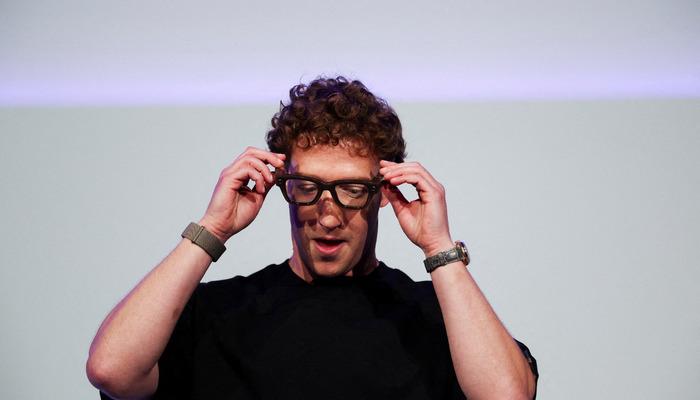 Mark Zuckerberg'den dikkat &ccedil;eken hamle: Yapay zeka destekli ve ekranlı Meta Ray-Ban g&ouml;zl&uuml;kler tanıtıldı