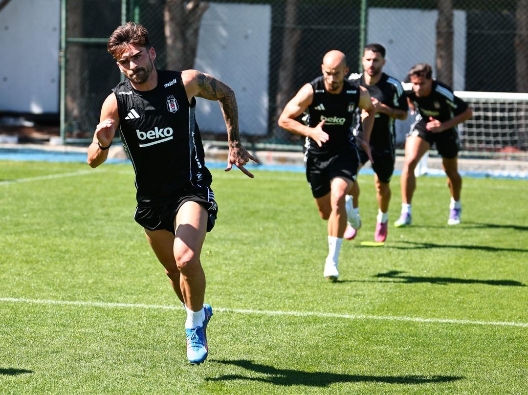 Beşiktaş Süper Lig de Göztepe deplasmanında konuk olurken, takımda 3 eksik bulunuyor! 2