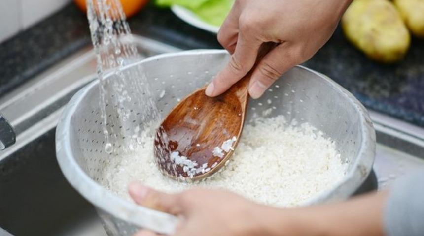 Pirinç pilavına bir küp şeker ekleyin, neler olduğunu görün!