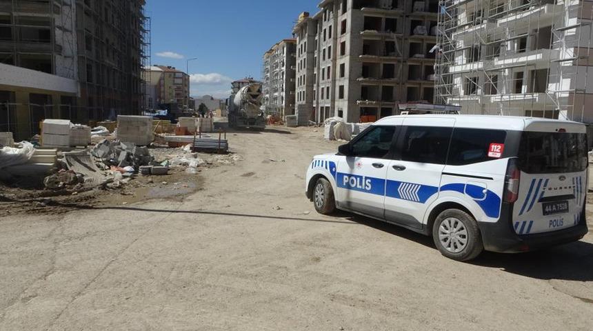 Malatya'da şantiyede iskele çöktü: 1 yaralı