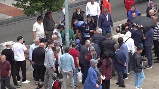 Meydanda ‘laf atma' kavgası! 1 yaralı, 1 gözaltı