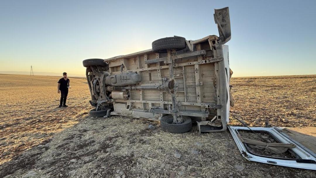 Diyarbakır da öğrenci servisi ile otomobil çarpıştı: 9 yaralı 2