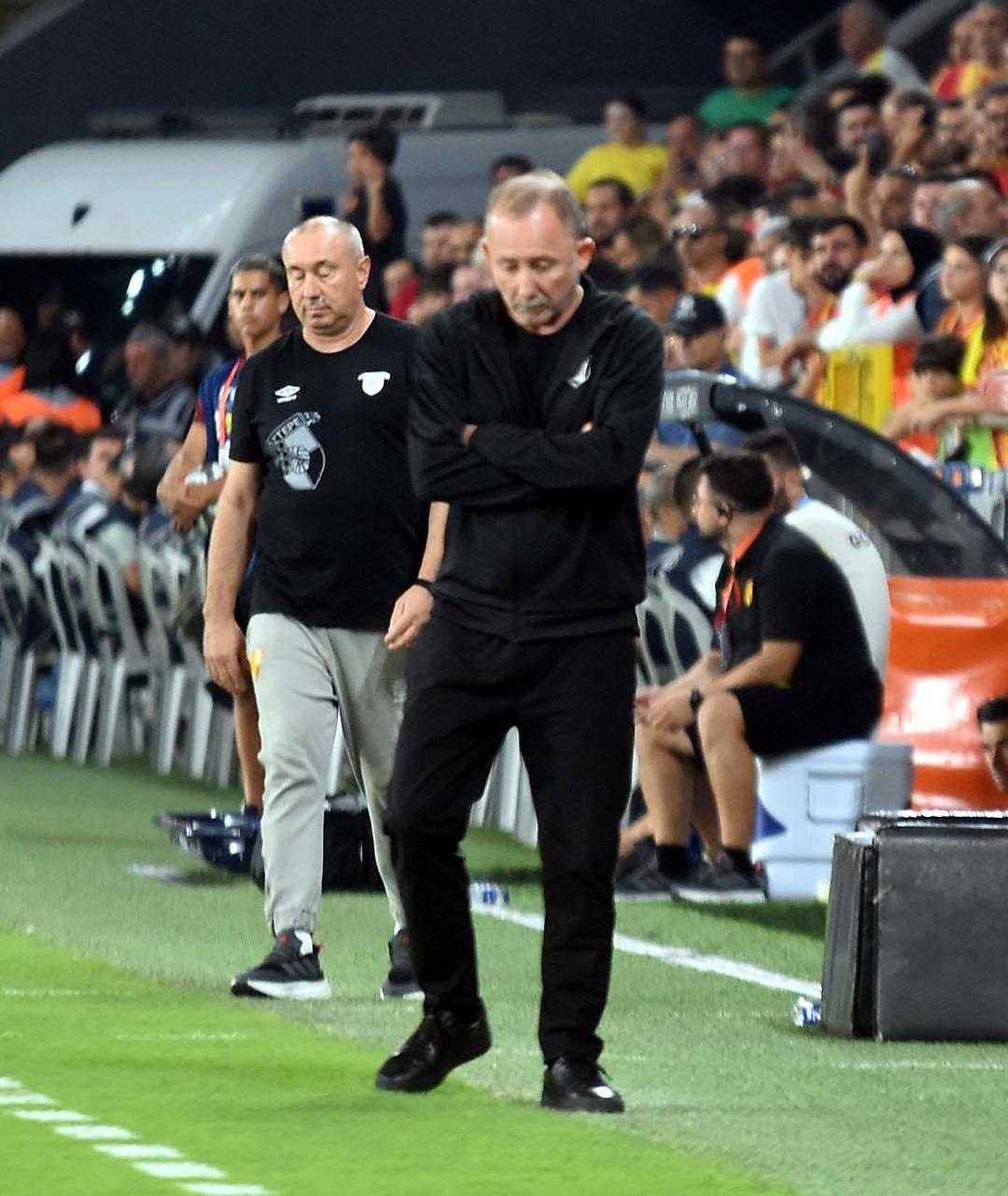 Sergen Yalçın dan Göztepe mağlubiyeti sonrası dikkat çeken açıklama: Konuşulacak çok şey var! 3