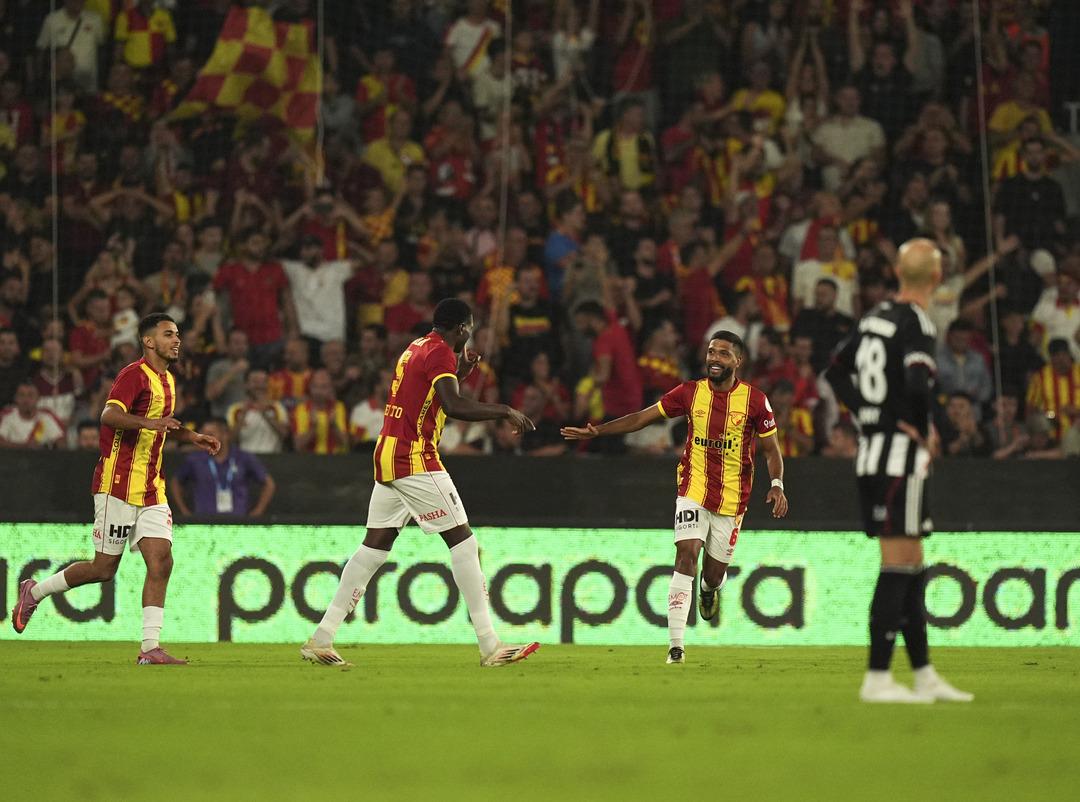 SON DAKİKA: Beşiktaş İzmir de darmadağın! Göztepe, Siyah-Beyazlılar ı 3-0 mağlup etti 1