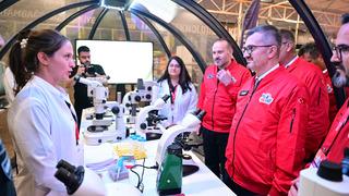 Cumhurbaşkanlığı İletişim Başkanı Duran, TEKNOFEST'i ziyaret etti