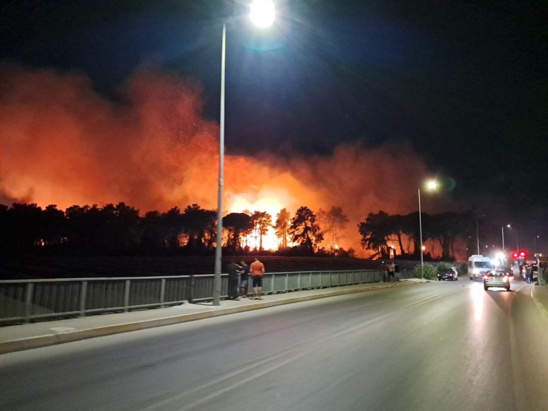 Antalya’da orman yangını büyüyor: 2 otel tahliye edildi 1