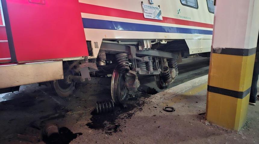 Bandırma'da tren kazası ucuz atlatıldı: Şans eseri yaralanan olmadı