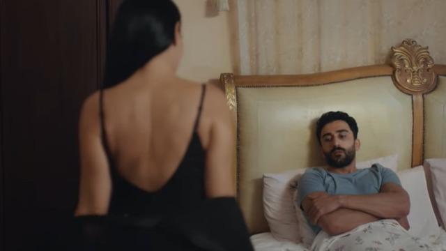 Kızılcık Şerbeti'nde senaryo değişti! Firaz'ın yasak aşkı Doğa değil Demet oldu! Sosyal medya yine karıştı