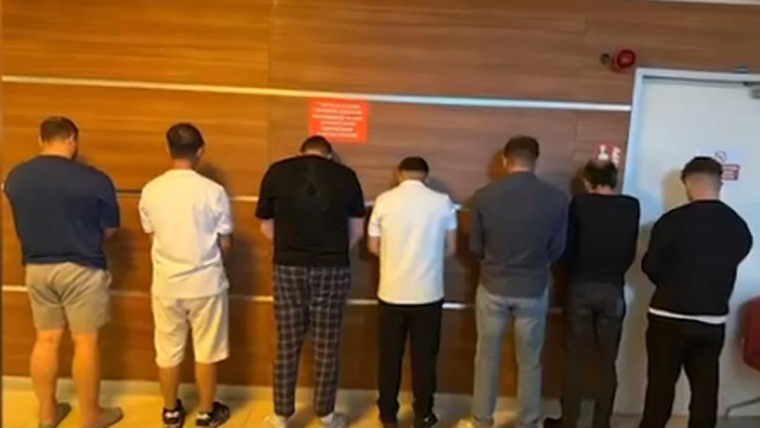 Şehit ailesini arayıp, kendilerini kamu görevlisi olarak tanıttılar! 846 bin liralık dolandırıcılık... Bakan Yerlikaya duyurdu: "Tek tek yakalandılar" 1