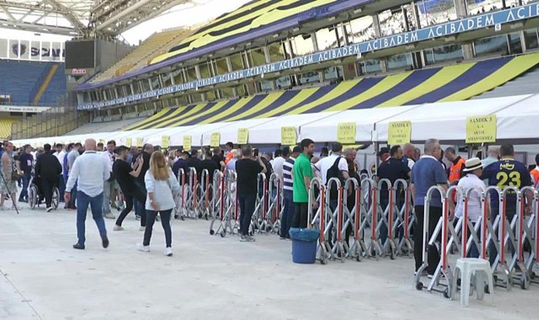 Fenerbahçe de tarihi kongre resmen başladı! Ali Koç ve Sadettin Saran konuşacak... İşte yaşananlar! 5