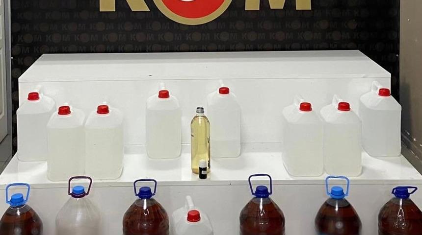 Isparta’da kaçak alkol operasyonu: 69 litre sahte içki ele geçirildi
