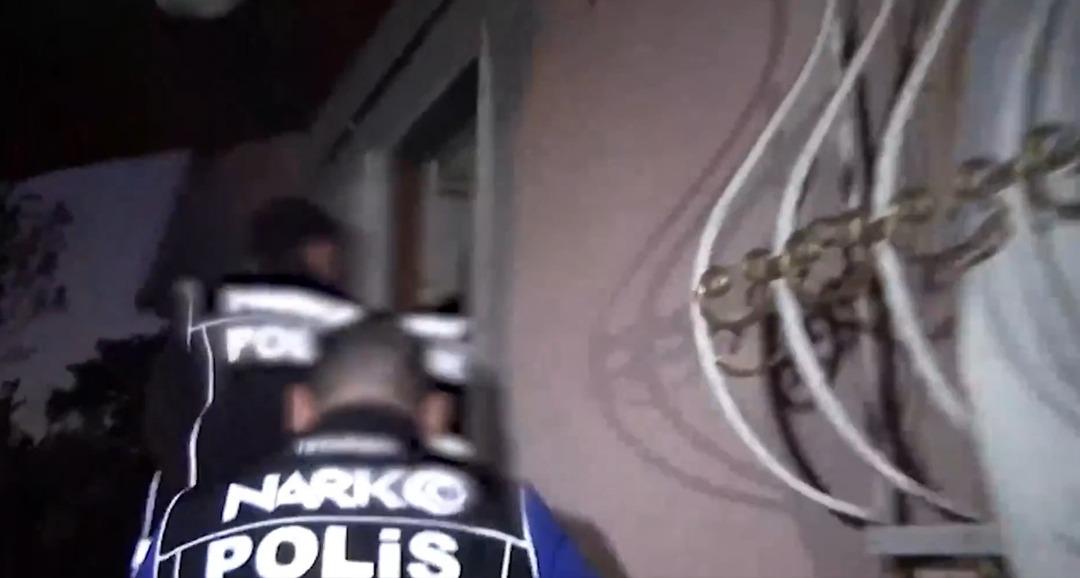 Bakan Yerlikaya duyurdu: İstanbul da dev uyuşturucu operasyonu! Tam 442 kilogram metamfetamin ele geçirildi 1