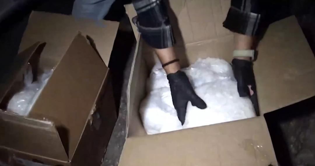 Bakan Yerlikaya duyurdu: İstanbul da dev uyuşturucu operasyonu! Tam 442 kilogram metamfetamin ele geçirildi 5