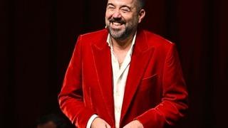 Ata Demirer aşkını ilan etti! Sevgilisinin doğum gününü böyle kutladı