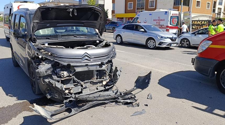 İnegöl'de trafik kazası: 4 Yaralı
