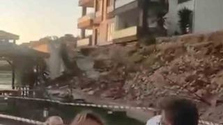 Bursa Nilüfer'de istinat duvarı çöktü: Korkulu anlar