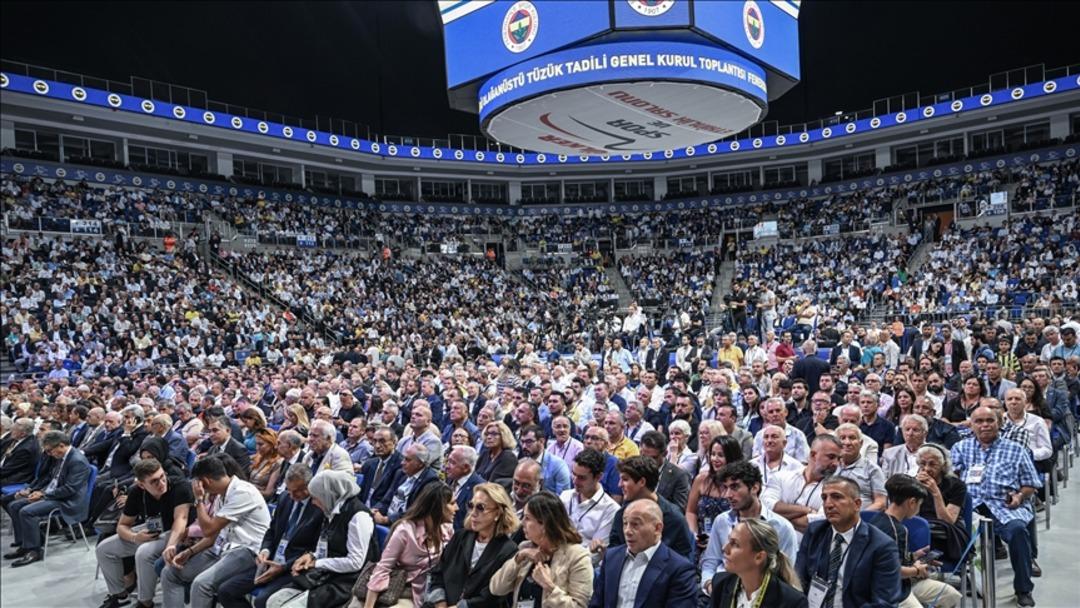 Fenerbahçe kongresinde Aziz Yıldırım şaşkınlığı! Üyeler tezahüratlara başladı 2