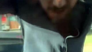 Trafikte tartıştığı sürücünün otomobilinin camını kırdı