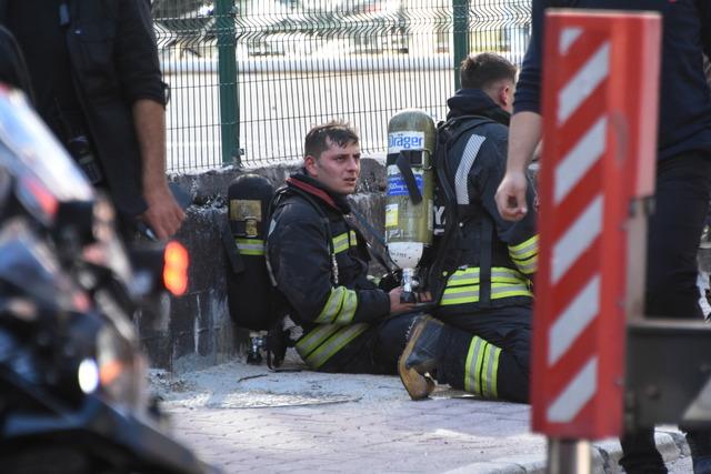 Konya da yangında 13 kişi dumandan etkilendi 5
