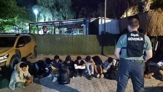 Seferihisar'da yakalanan düzensiz göçmenler