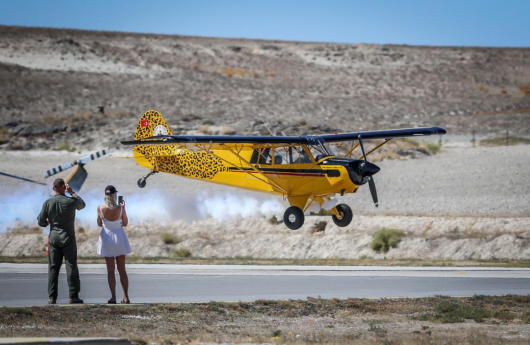 Akrobasi pilotu dede ile 5 yaşındaki torunu Eskişehir de gösteri uçuşu yaptı 2