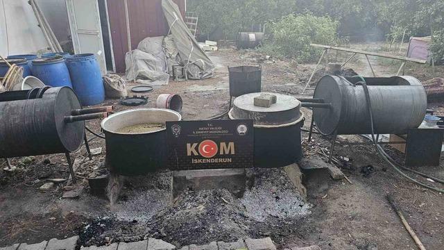 Hatay’da 2 bin 940 litre sahte içki ele geçirildi