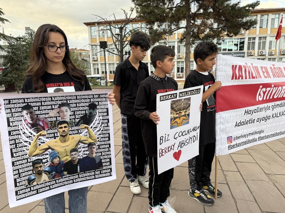 17 yaşında katledilen Berkay ın ailesi adalet istiyor: "Onun canını sebepsiz yere aldılar" 5