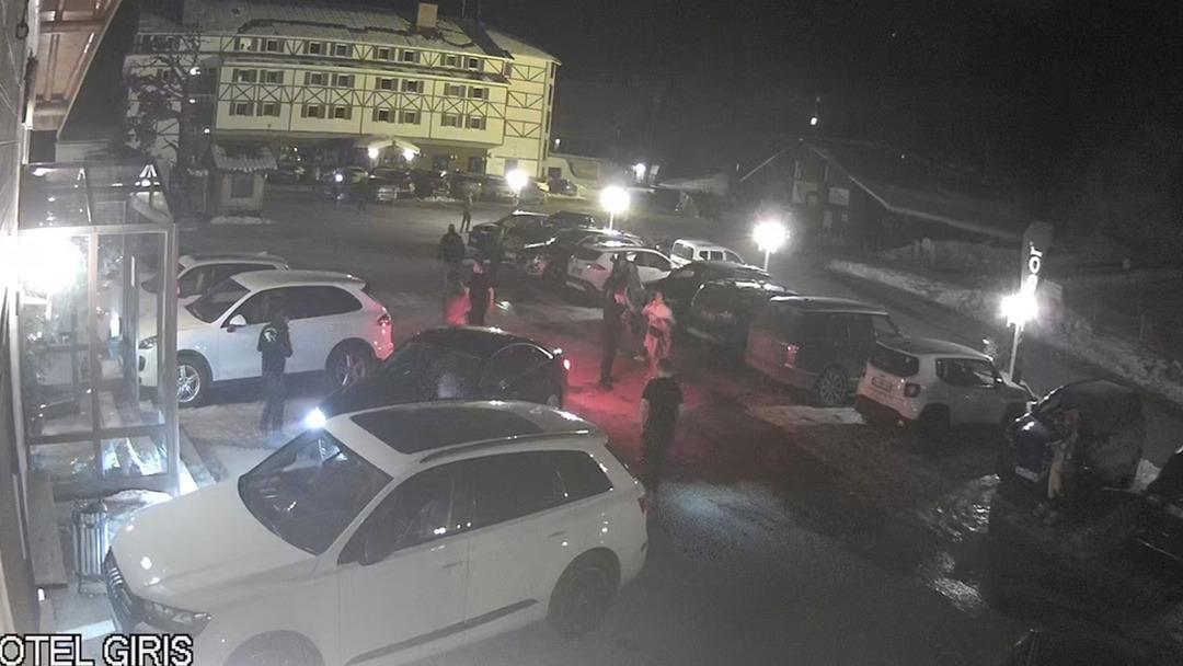 78 kişinin öldüğü otel yangını faciasının yeni görüntüleri ortaya çıktı! Panik anları kamerada 1