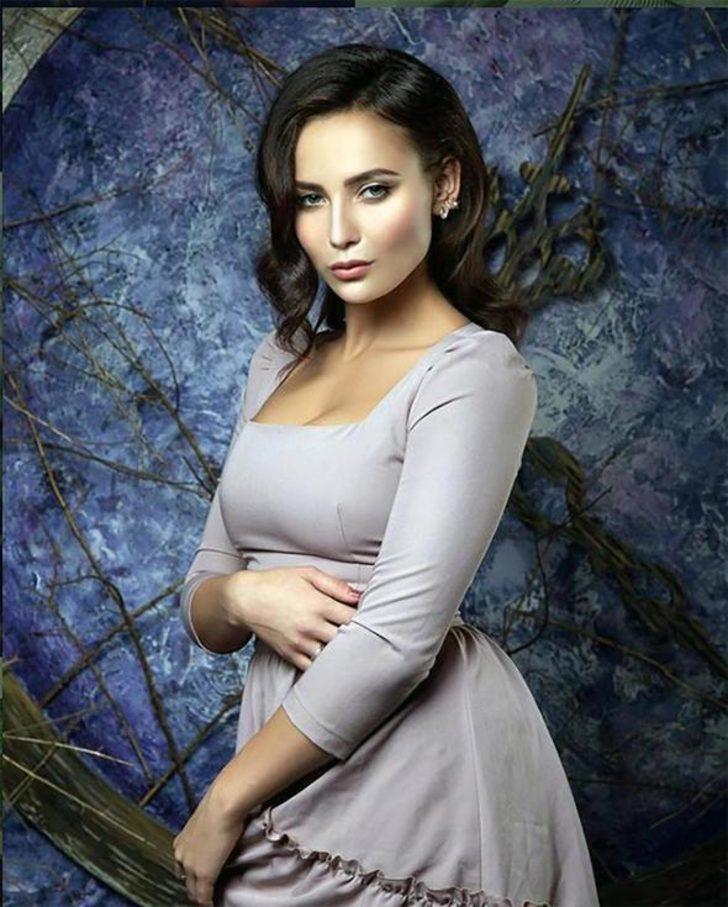 Genç kızları seks kölesi yapan modeller Türkiye'ye gelmeden yakalandı! G4