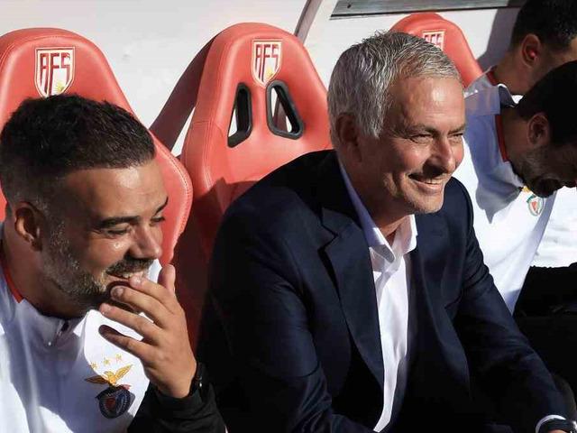Jose Mourinho, Benfica kariyerine müthiş başladı! İlk maçtan görkemli açılış