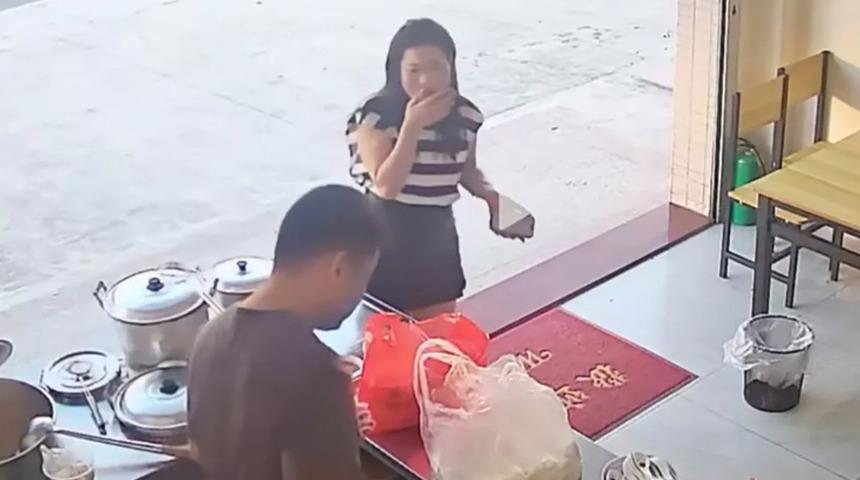 Sosyal medya onları konuşuyor: 3 günde evlilik kararı aldılar! 16 sene sonra kameraya böyle yakalandılar