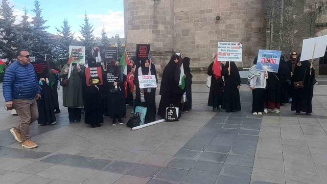 Erzurum da sağlık çalışanları Gazze için yürüdü 5