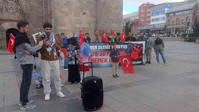 Erzurum da sağlık çalışanları Gazze için yürüdü 4