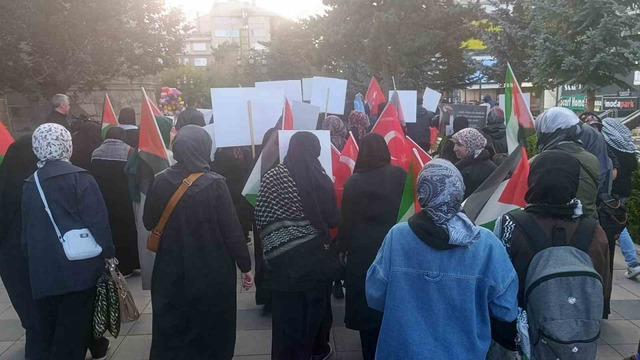 Erzurum da sağlık çalışanları Gazze için yürüdü 1