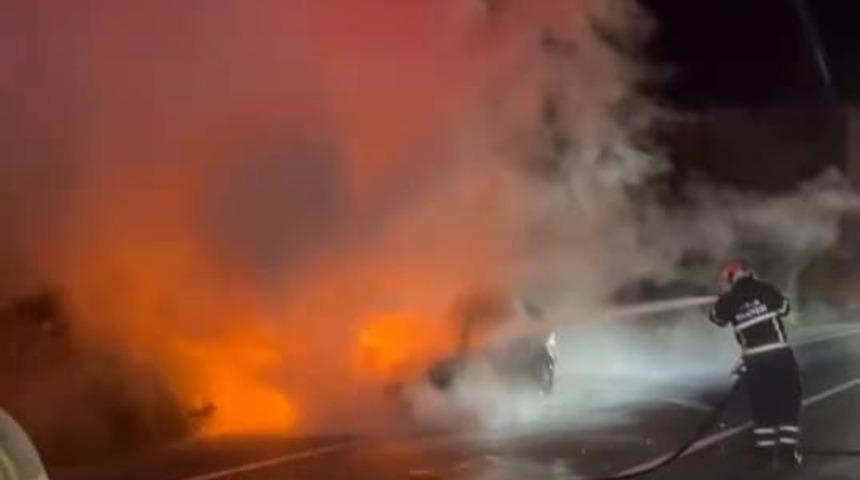 İnegöl'de seyir halindeki otomobil yandı