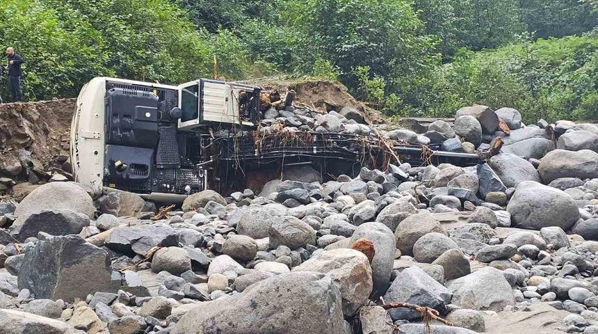 Deremezra köyü muhtarı Kuru yardım istiyor