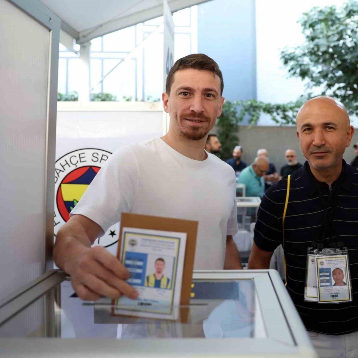 Fenerbahçe de Sadettin Saran başkan oldu! 12