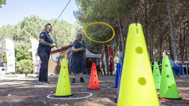 Alzheimer hastaları ve yakınları Tarsus Gençlik Kampında moral buldu