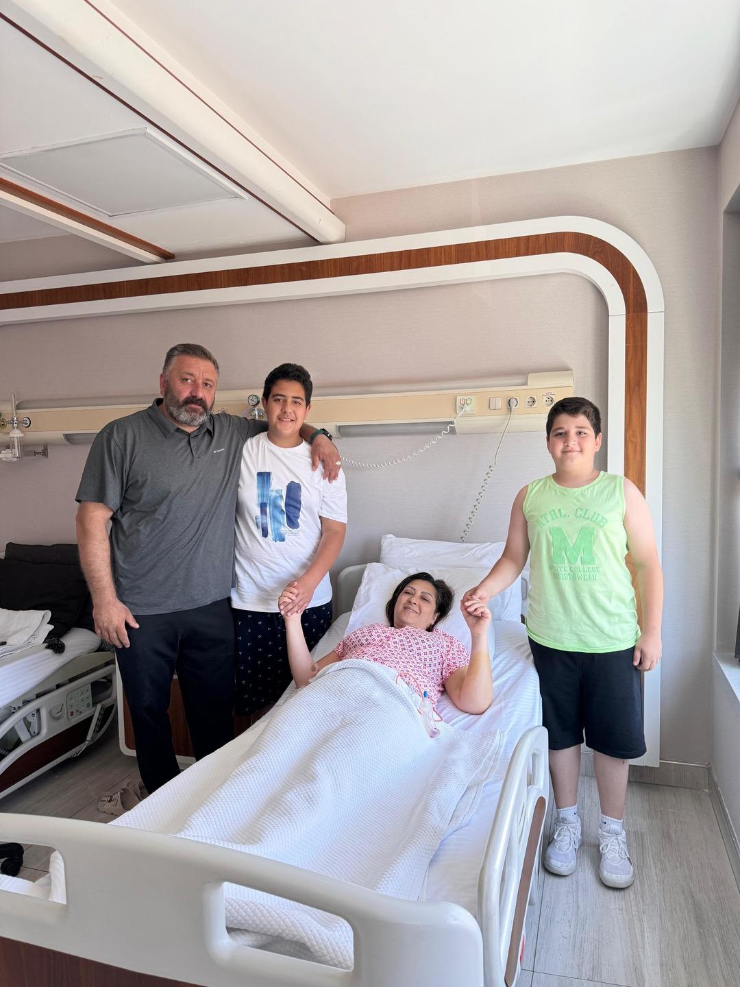 İki çocuk annesi Şebnem kanseri yendikten sonra vosvos konvoyu ile kutladı: "Kanseri yendim hayat kazandı" 1