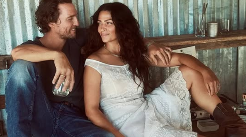 Matthew McConaughey uzun evliliğin sırrını verdi: "Küçük yatakta..."