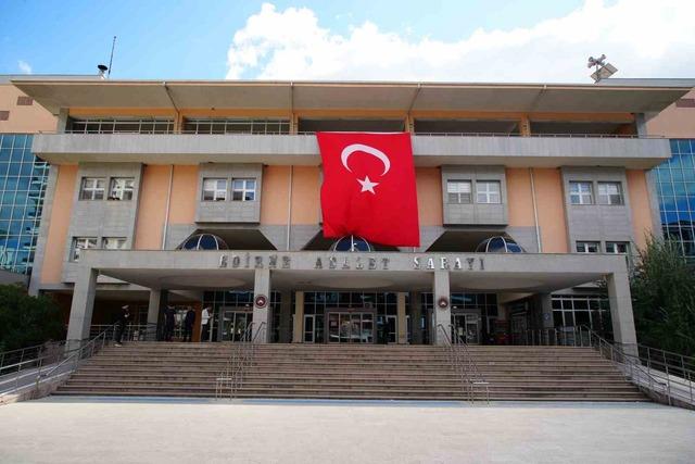 Edirne’de şehit ailesini dolandıran 11 şüpheli hakim karşısında 1